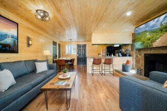 4249 Dollys Dr in Sevierville, TN - Foto de edificio - Building Photo