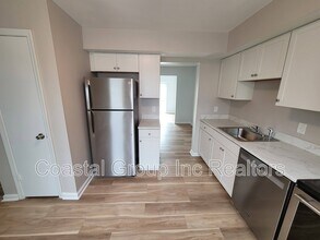 6002 Edgelake Dr in Virginia Beach, VA - Building Photo - Building Photo