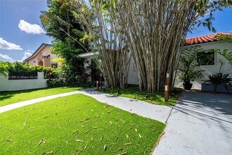 1360 SW 16th St in Miami, FL - Building Photo - Building Photo