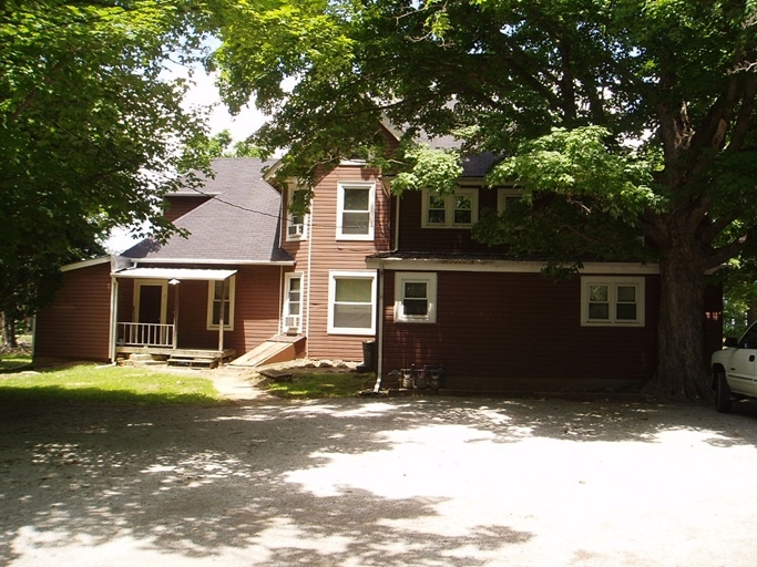 154 N Madison Ave in Hanover, IN - Foto de edificio