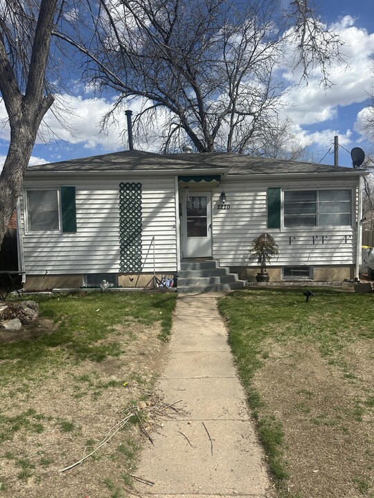 2220 6th Ave in Greeley, CO - Foto de edificio