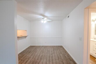 6038 Northwest Expy in Warr Acres, OK - Building Photo - Building Photo