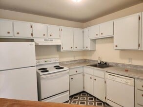 27 Forbus St in Poughkeepsie, NY - Building Photo - Building Photo