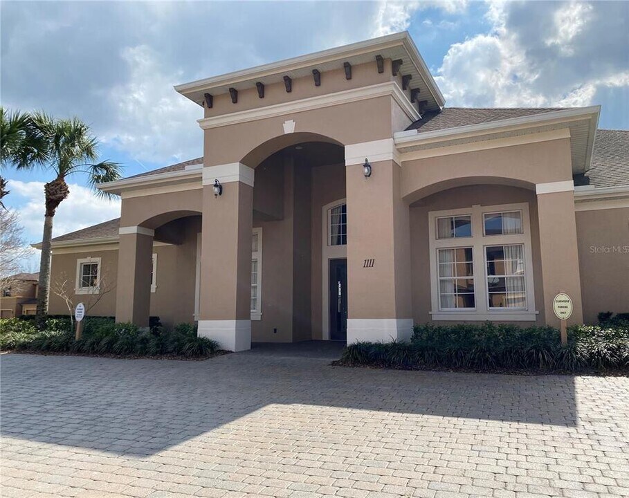 2520 Retreat View Cir in Sanford, FL - Building Photo