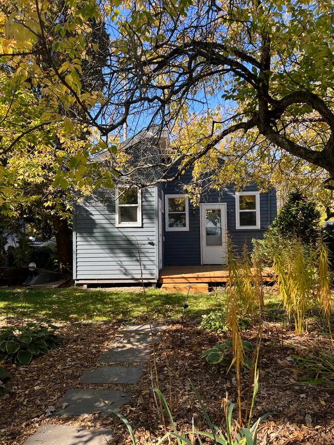 2221 Middleton Beach Rd Rentals in Middleton, WI