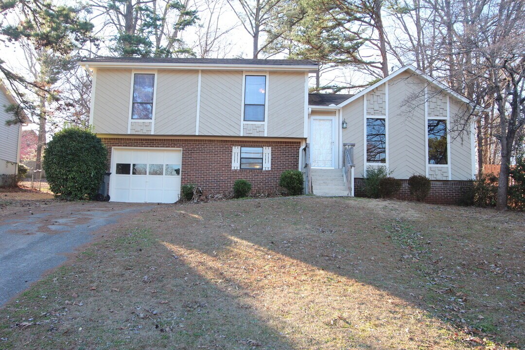 6 Freda Jane Ln in Birmingham, AL - Building Photo