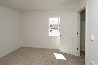 Fairview Court Townhomes in Vancouver, WA - Foto de edificio - Interior Photo