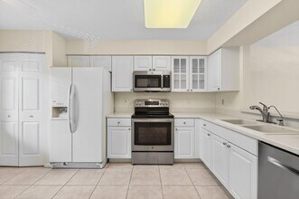 5749 Gemstone Ct in Boynton Beach, FL - Foto de edificio - Building Photo