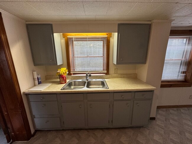1335R 4th Ave, Unit 1st Floor in Ford City, PA - Building Photo - Building Photo