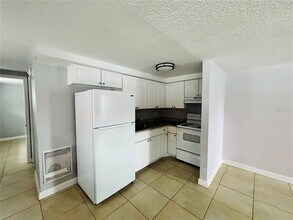 1310 Lexington Ct in Tampa, FL - Building Photo - Building Photo