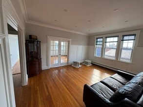 84 Tudor St, Unit unit 3 in Chelsea, MA - Building Photo - Building Photo