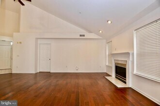 5928 Founders Crossing Ct in Alexandria, VA - Building Photo - Building Photo