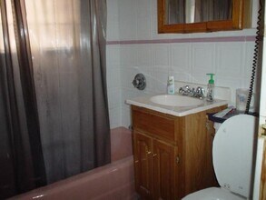 1120 Commonwealth Ave, Unit 206 in Boston, MA - Building Photo - Building Photo