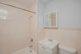 426 S 17th St in Newark, NJ - Building Photo - Building Photo