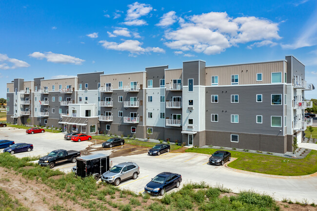 Deephaven Apartments in Monticello, MN - Building Photo - Building Photo