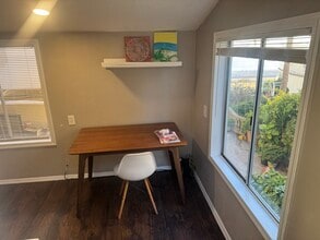 1804 E Ocean Blvd, Unit A in Long Beach, CA - Building Photo - Building Photo