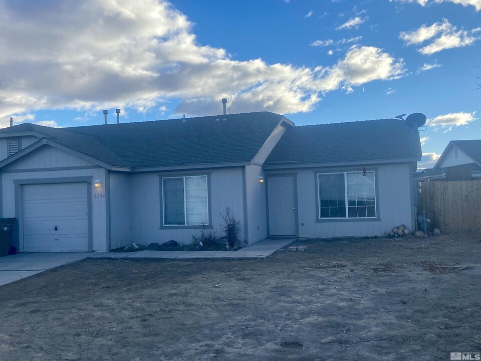 323 Soaring Way in Fernley, NV - Building Photo