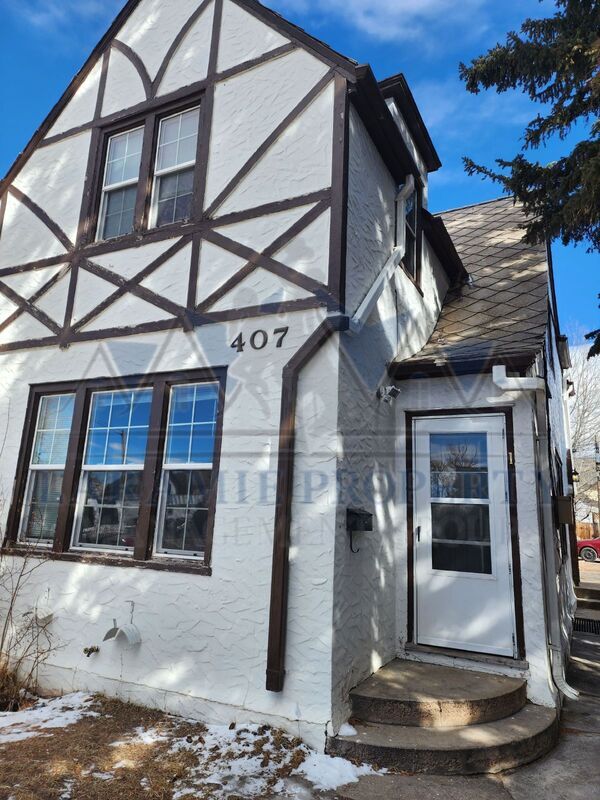 407 S 5th St in Laramie, WY - Foto de edificio - Building Photo