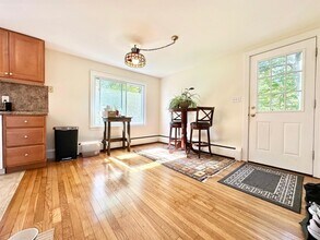 10 Roulston Rd in Windham, NH - Building Photo - Building Photo