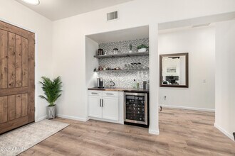 1415 W Lavitt Ln in Phoenix, AZ - Building Photo - Building Photo