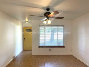 1817 Hardy Dr in Edmond, OK - Building Photo - Building Photo