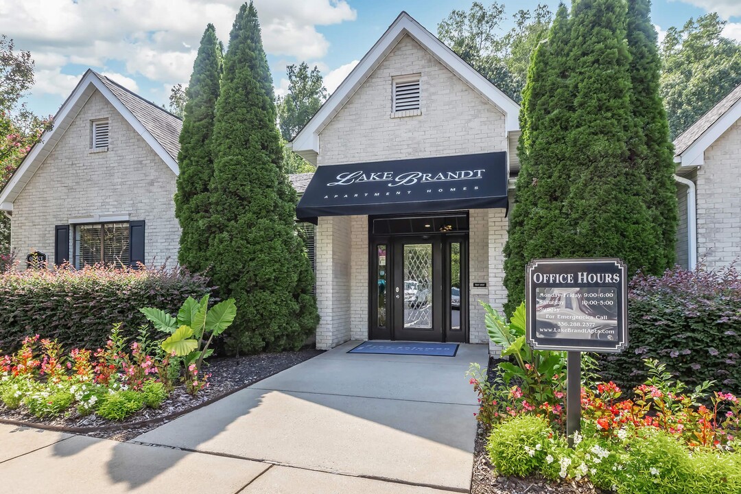 Lake Brandt Apartments in Greensboro, NC - Building Photo