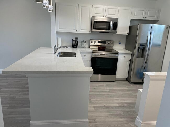 property at 7101 Golf Colony Ct