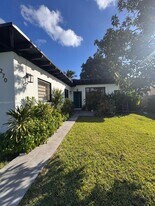 270 NW 109th St in Miami, FL - Building Photo