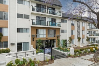 Candela in Los Angeles, CA - Foto de edificio - Building Photo