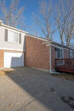 37441 Stonegate Cir in Clinton Township, MI - Building Photo - Building Photo