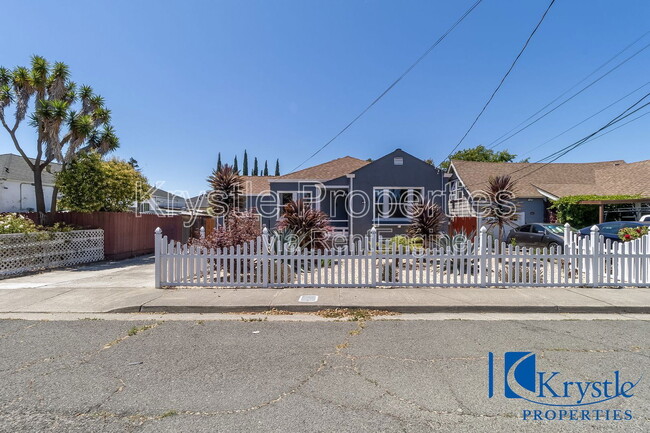 2139 El Dorado St in Vallejo, CA - Building Photo - Building Photo