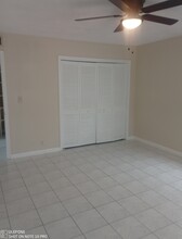 410 SE 3rd St, Unit 7 in Hallandale Beach, FL - Building Photo - Building Photo