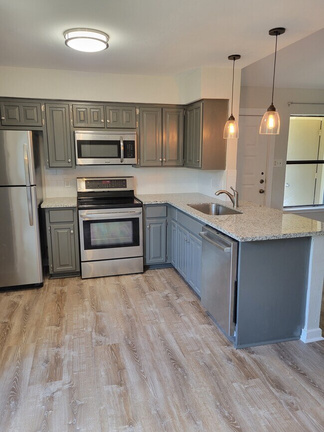 20700 Bonanza St, Unit D in Lago Vista, TX - Building Photo - Building Photo