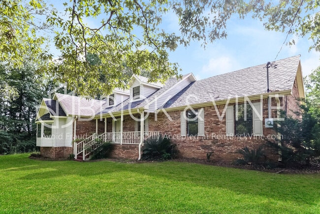 6425 Woodberry Ln in Bessemer, AL - Building Photo - Building Photo