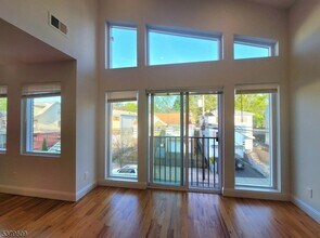 129 Brookdale Ave in Newark, NJ - Building Photo - Building Photo