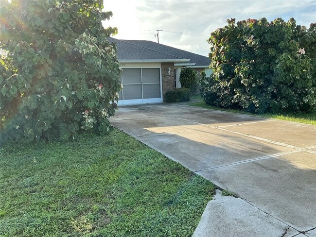 property at 2700 S Biscayne Dr