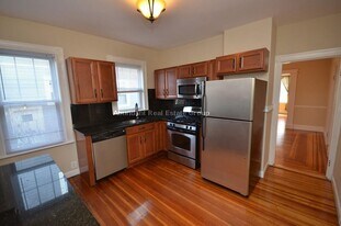 11 Fairfield St, Unit #1 in Watertown, MA - Building Photo