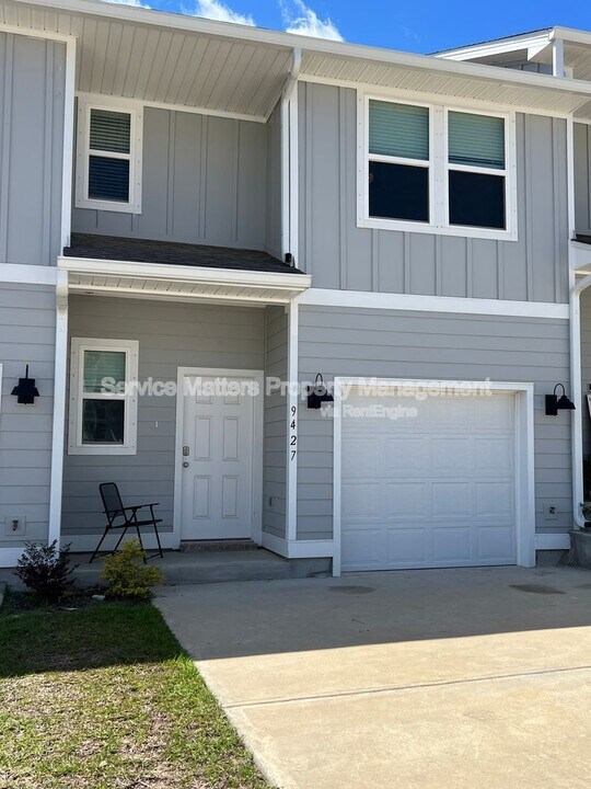 9427 Nature Creek Blvd in Bellview, FL - Building Photo