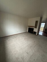 6215 72nd St-Unit -MB 6217 72nd st in Kenosha, WI - Building Photo - Building Photo