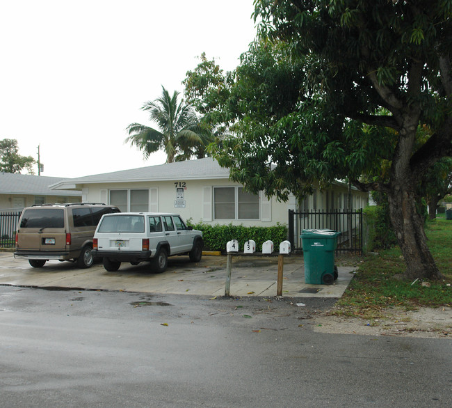 712 NW 4th Ave in Fort Lauderdale, FL - Building Photo - Building Photo