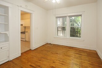 853 W Lill Ave, Unit D in Chicago, IL - Building Photo - Building Photo