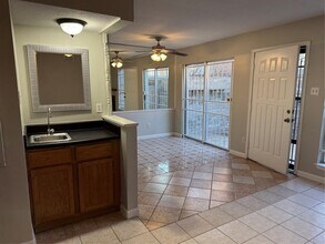 7400 Bellerive Dr, Unit 1401 in Houston, TX - Building Photo - Building Photo