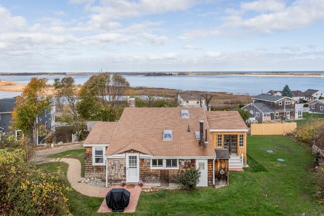 property at 43 Bayview Rd