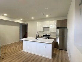 260 W Johnson St in Philadelphia, PA - Building Photo