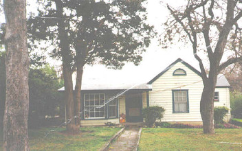 304 E 32nd St in Austin, TX - Building Photo - Building Photo