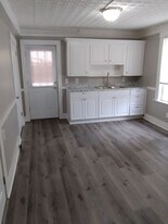 26 North St in Augusta, ME - Building Photo