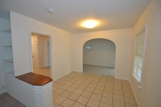 1211 Ridgemont Dr in Austin, TX - Building Photo - Building Photo