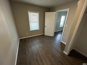 1020 E Kansas St in Peoria, IL - Building Photo - Building Photo