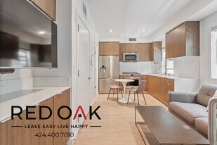 11649 Mayfield Ave in Los Angeles, CA - Building Photo