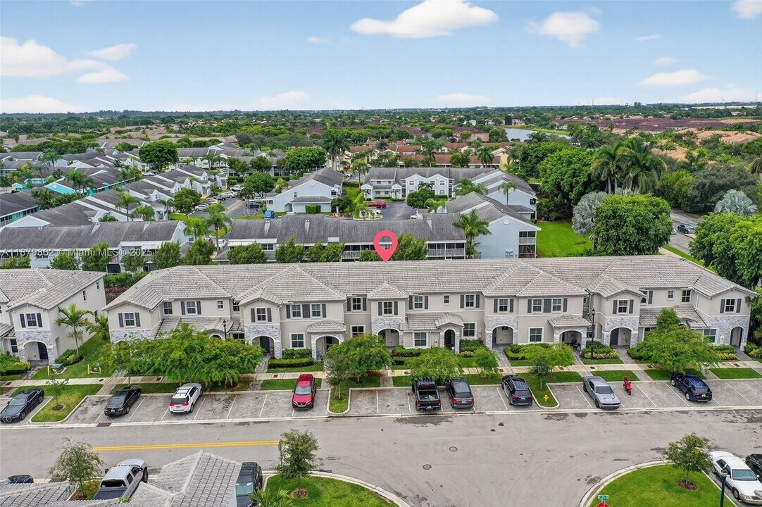 1676 SE 26th Ter in Homestead, FL - Building Photo